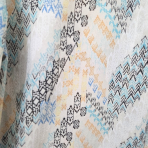 Quintessential Top - Picture 8 of 8